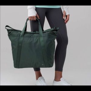 Lululemon Carry the Day bag
